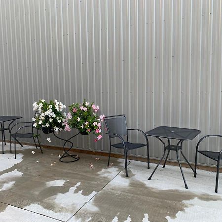 Woodslee Bed And Breakfast Belle River Екстер'єр фото