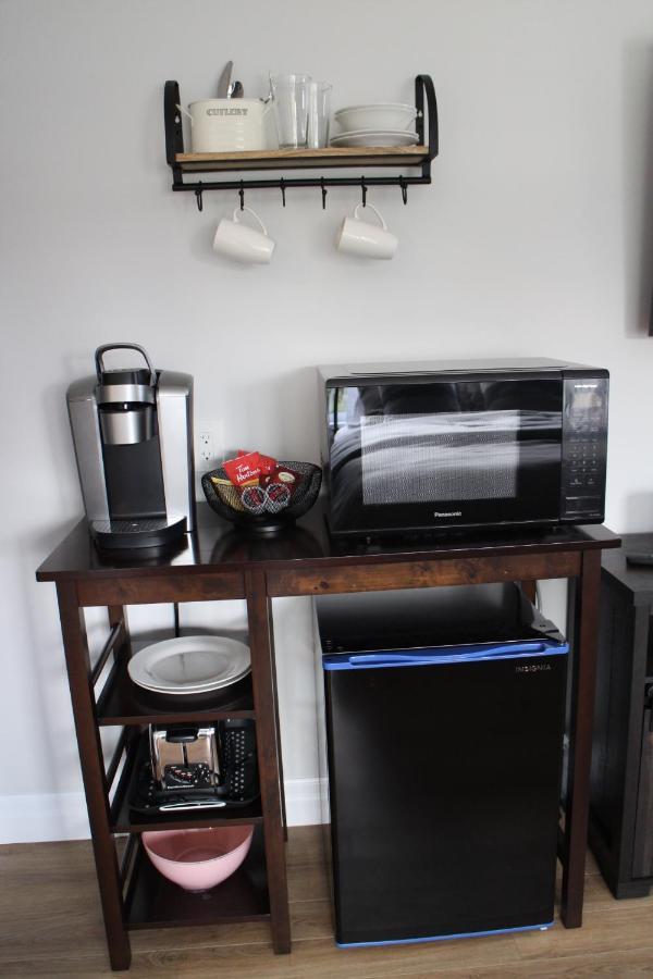 Woodslee Bed And Breakfast Belle River Екстер'єр фото