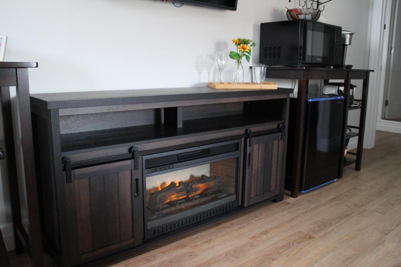 Woodslee Bed And Breakfast Belle River Екстер'єр фото