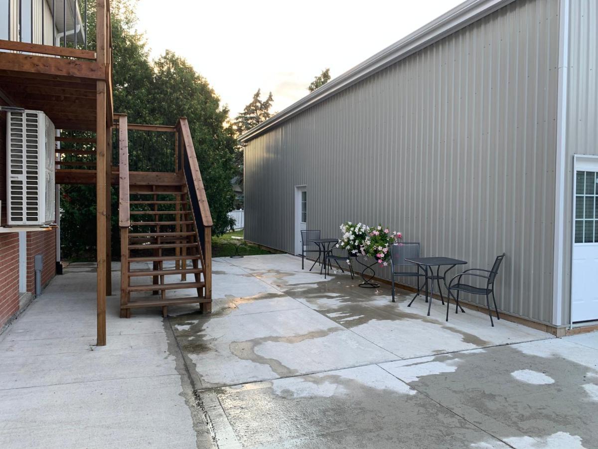 Woodslee Bed And Breakfast Belle River Екстер'єр фото